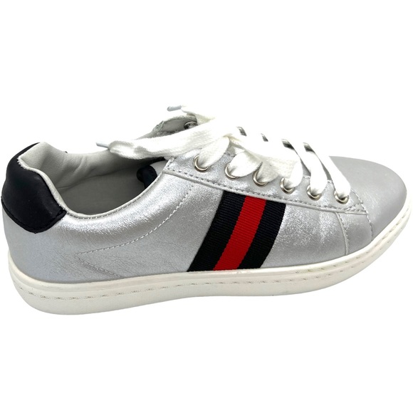 NWT Girls Hoova's Side Stripe Sneaker - Picture 2 of 6